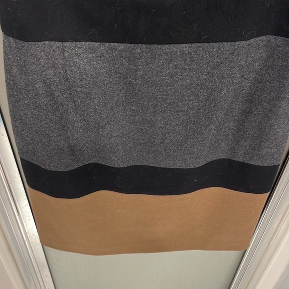 Judith & Charles wool dress - Picture 7 of 10